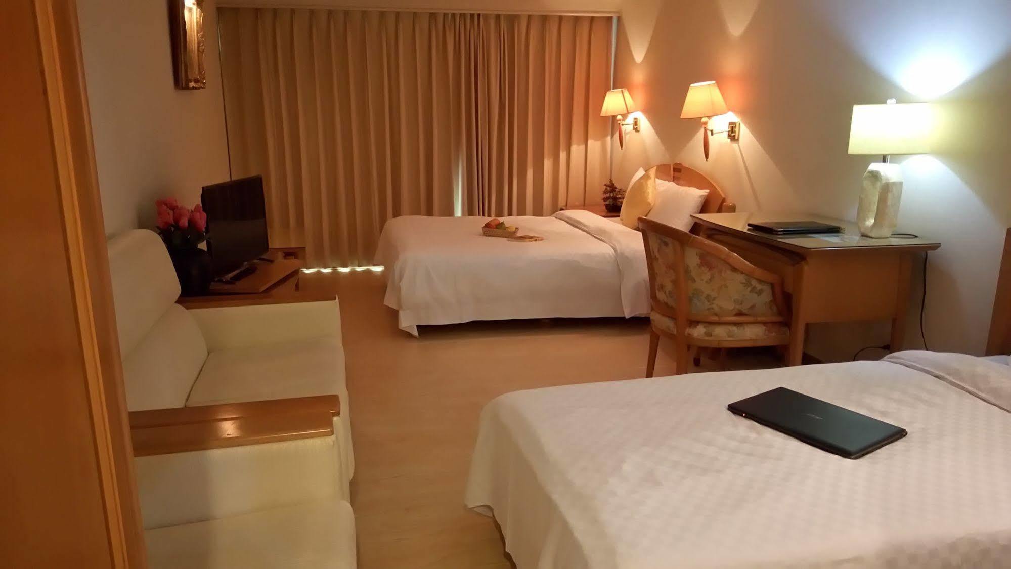Berkeley Business Hotel Zhongzheng Hsinchu Exterior foto